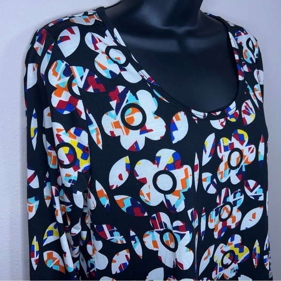 NEW LULAROE SMALL TOP BLACK COLORFUL FLORAL PRINT - Picture 3 of 12